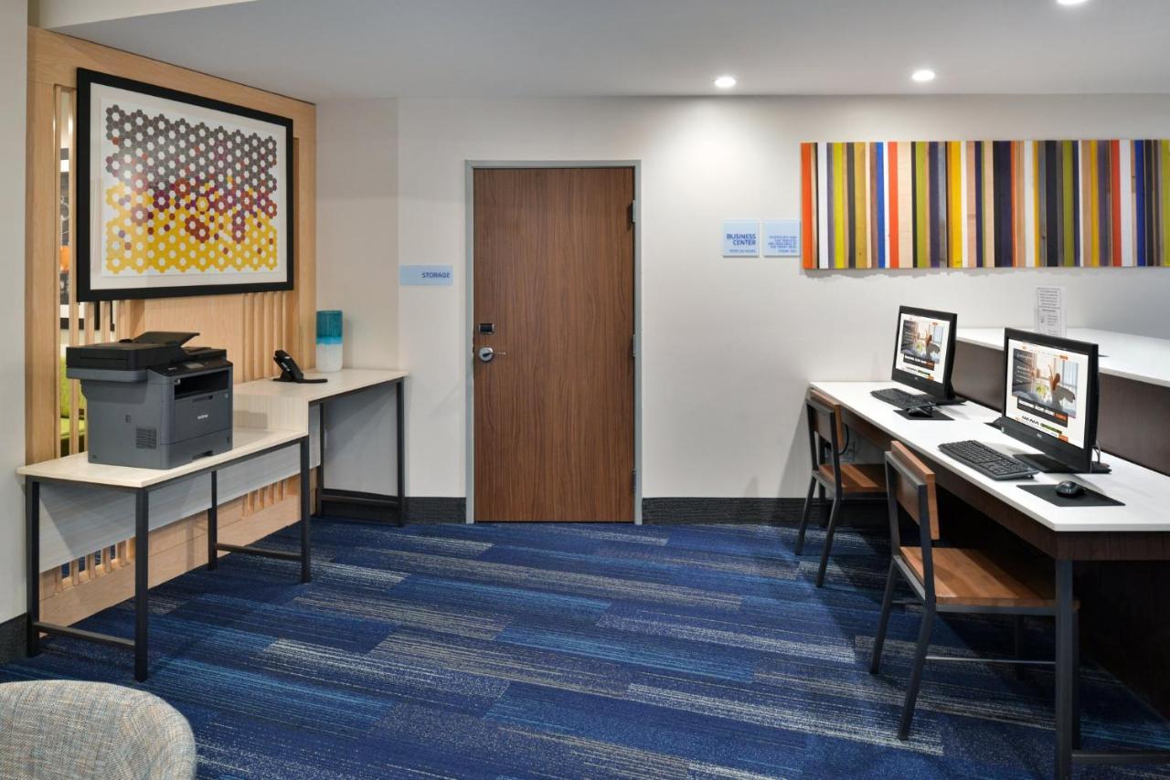 Holiday Inn Express Orlando - South Park By Ihg Williamsburg Bagian luar foto